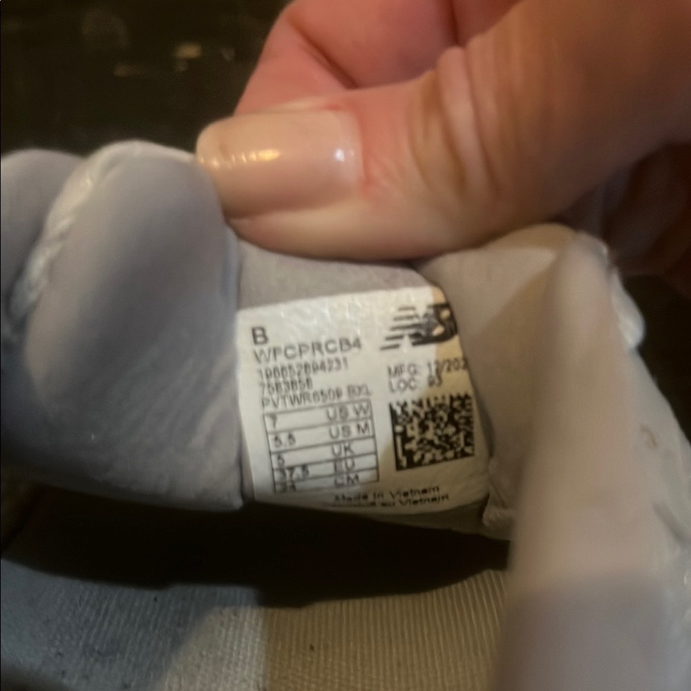 New Balance Sneakers - Picture 2 of 5